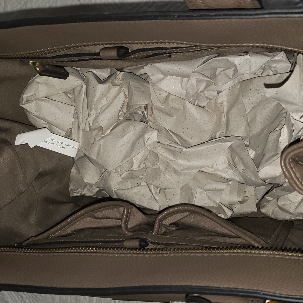 Handbag - Picture 3 of 4